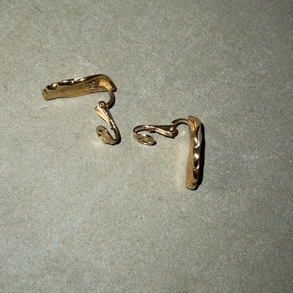 Elegant Gold and Cream Winged Clip on Earrings - Picture 4 of 4